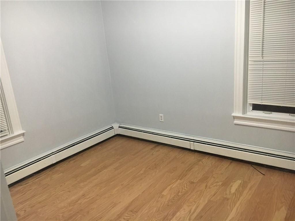 152 Webster St ##1 - Photo 7 of 11