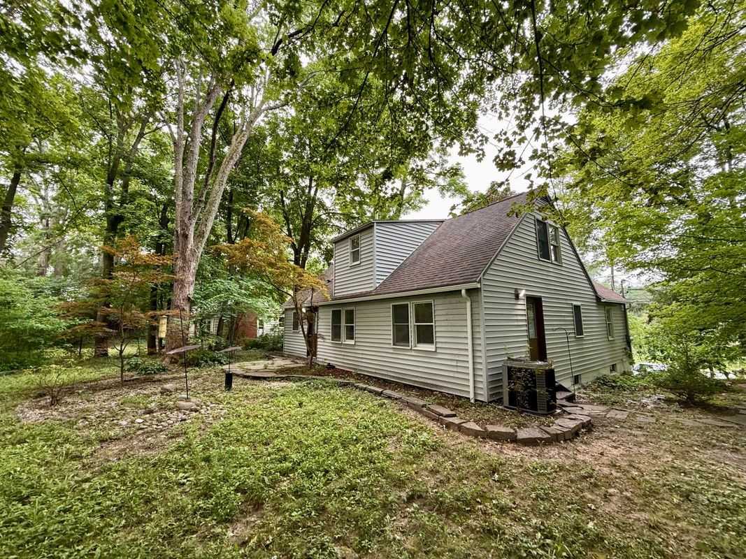 325 Highland Rd - Photo 2 of 22