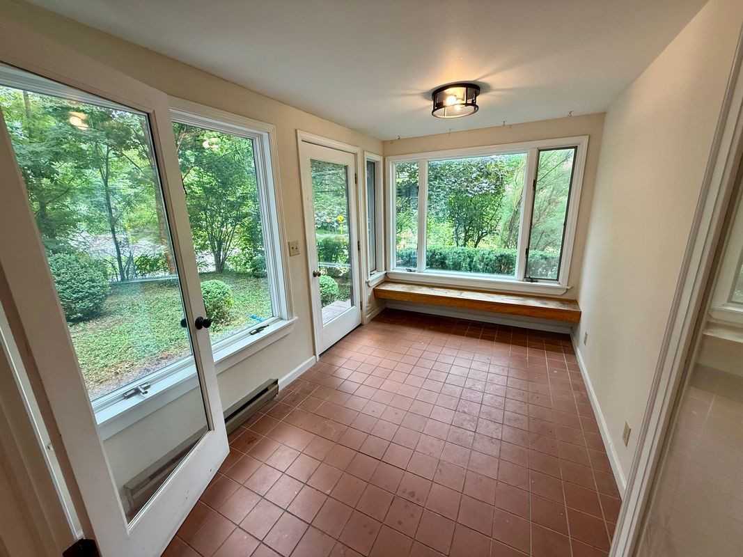 325 Highland Rd - Photo 4 of 22