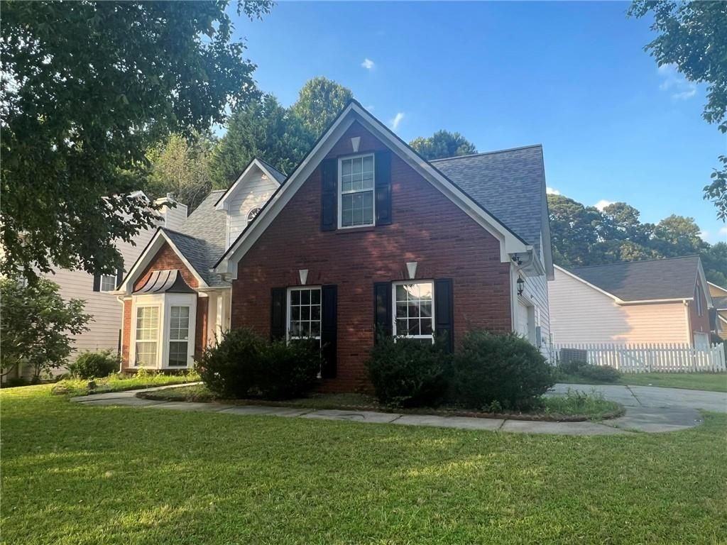 665 Peachtree Trails Dr - Photo 2 of 13