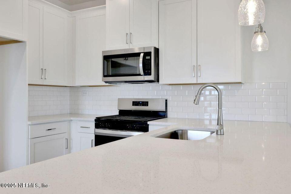 265 Brandon Lakes Dr - Photo 4 of 15
