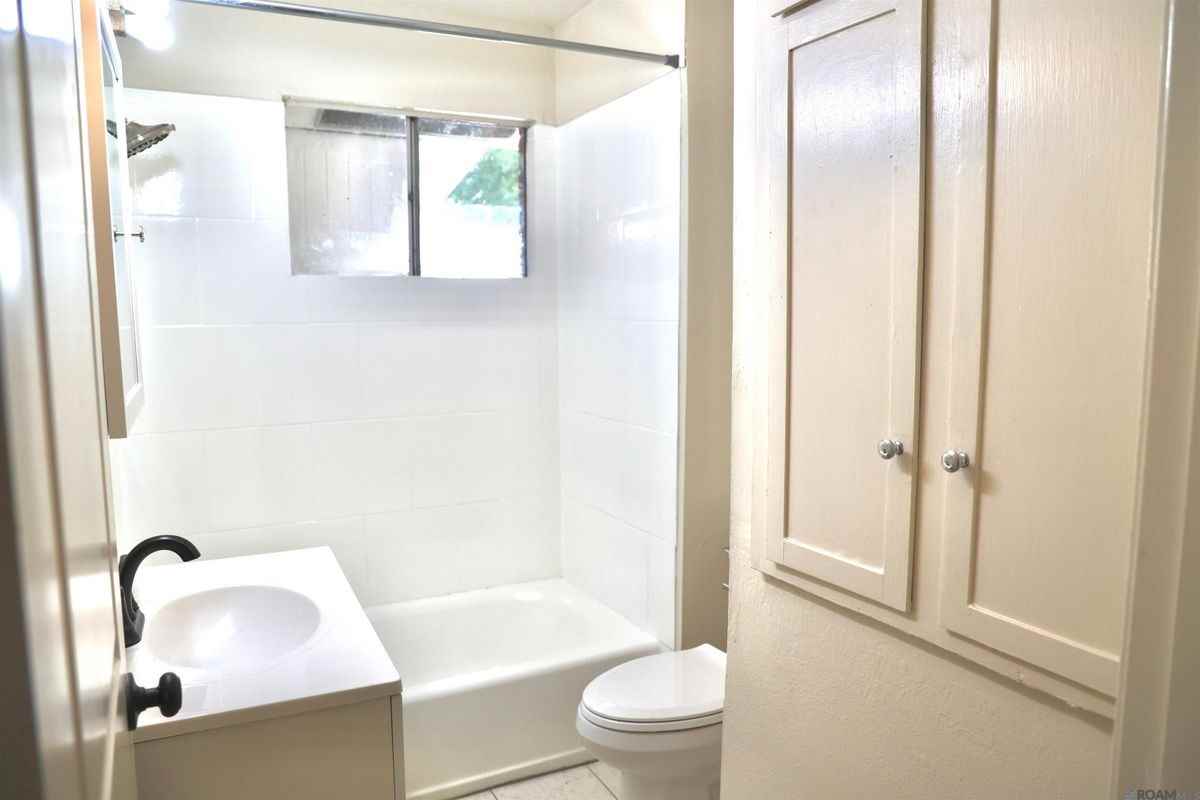 10716 Cletus Dr - Photo 2 of 10