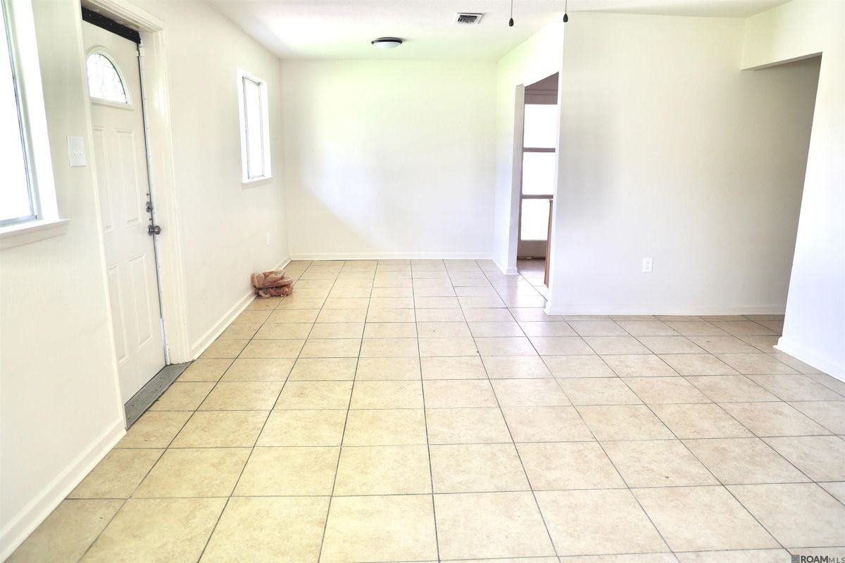 10716 Cletus Dr - Photo 3 of 10