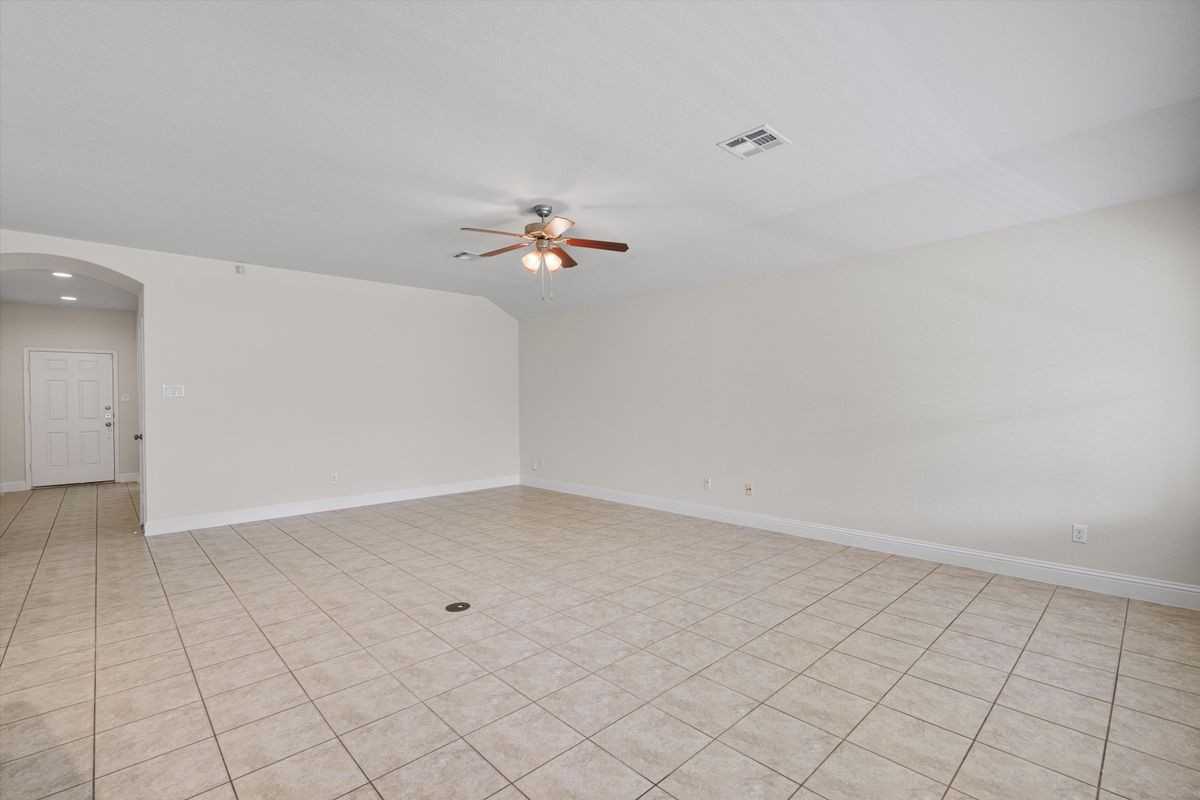 3021 Angelina Ct - Photo 5 of 34