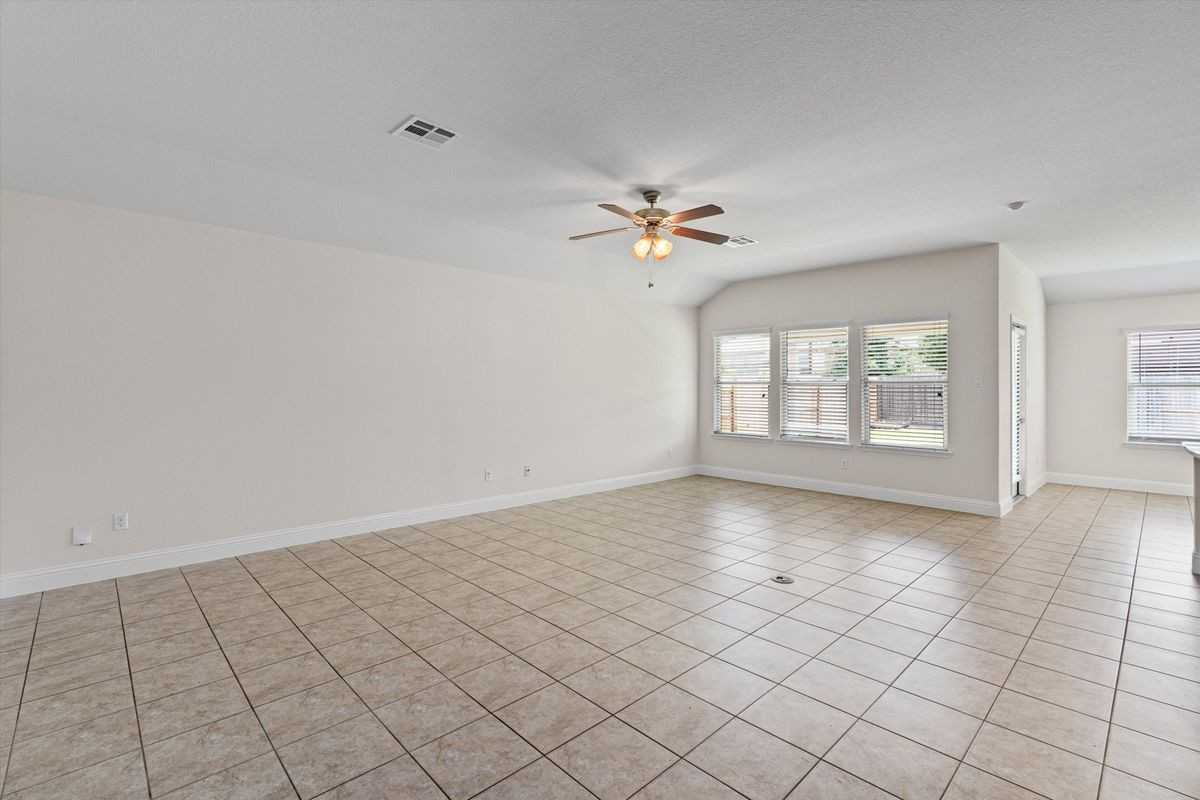 3021 Angelina Ct - Photo 6 of 34