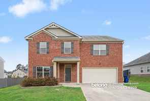 featured image of 933 Nandina Ln