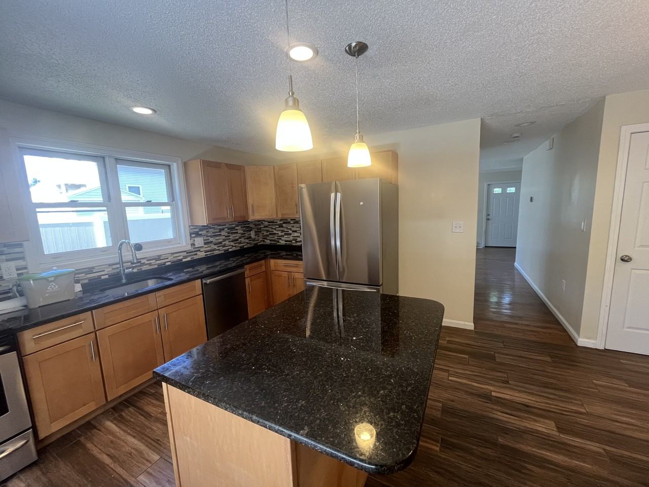 798 Canterbury St - Photo 4 of 15