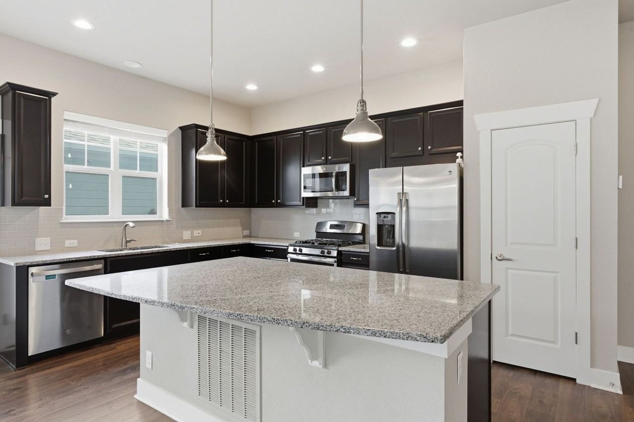 4958 Verbena St - Photo 3 of 24