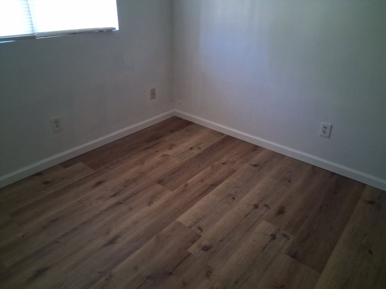 605 N 5th Ave #B - Photo 5 of 9