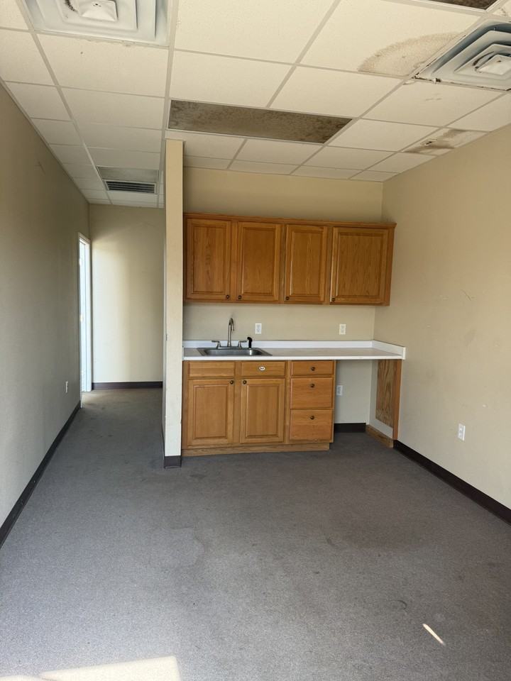 18459 Vineyard Rd - Photo 3 of 3