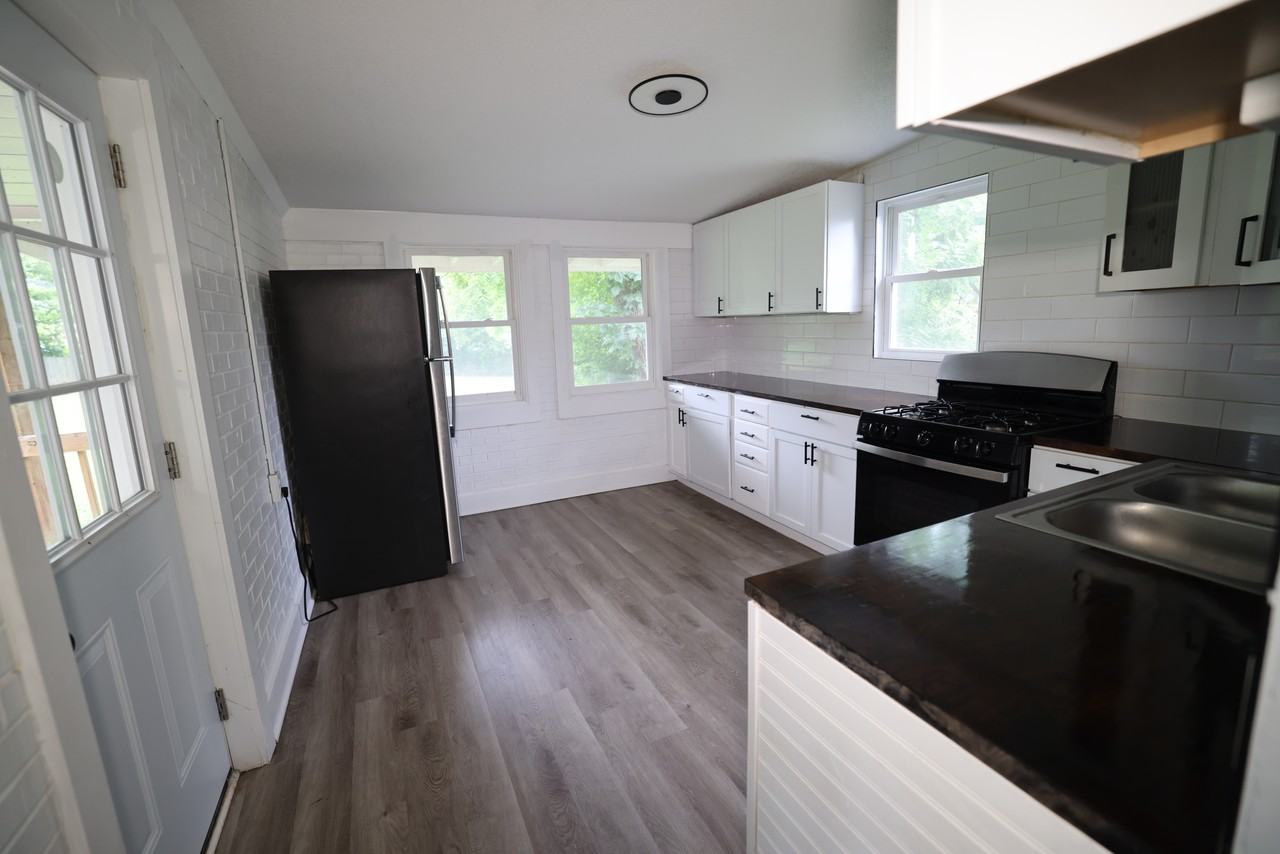 1962 Francis Ave - Photo 5 of 21