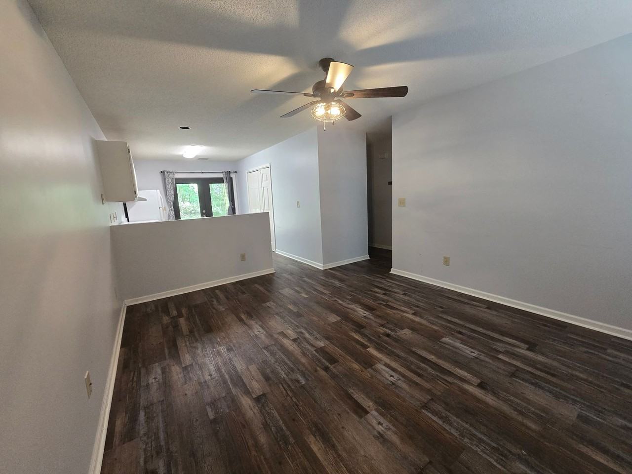 606 English Ct - Photo 4 of 12