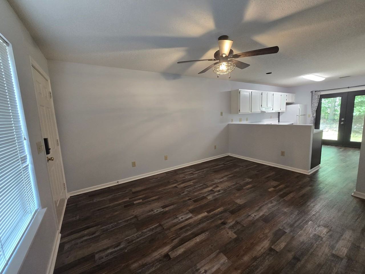 606 English Ct - Photo 6 of 12