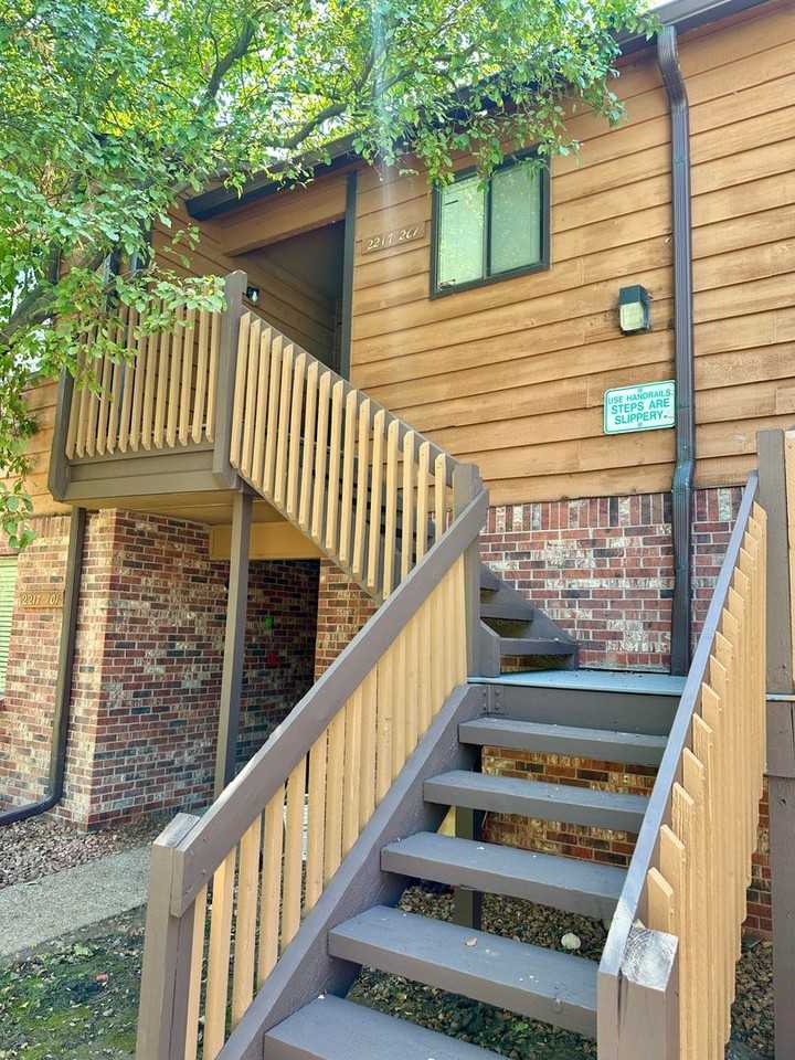 2217 S Buckley Rd #201