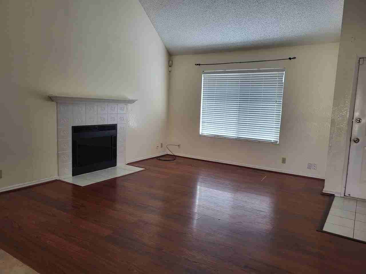 125 Serpentine Dr - Photo 4 of 42
