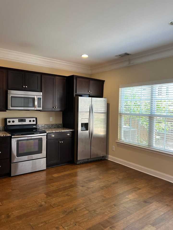 8915 Sunnyfield Way - Photo 3 of 23