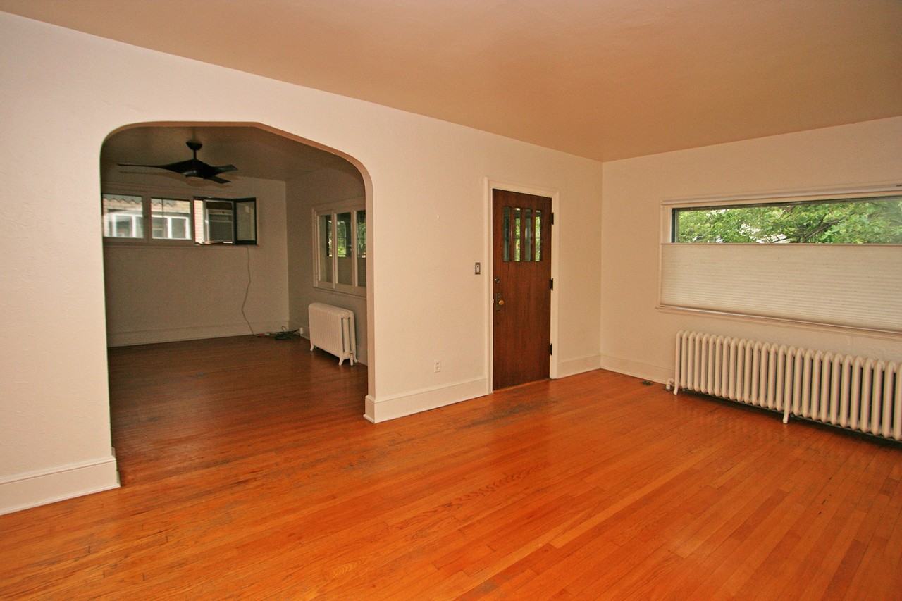 949 Monroe St - Photo 2 of 3