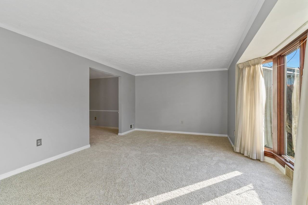104 Erin Ct - Photo 4 of 27