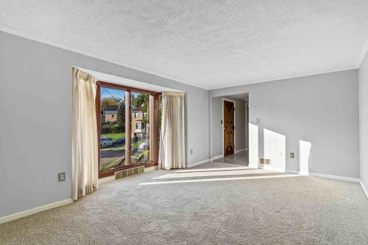 104 Erin Ct - Photo 5 of 27