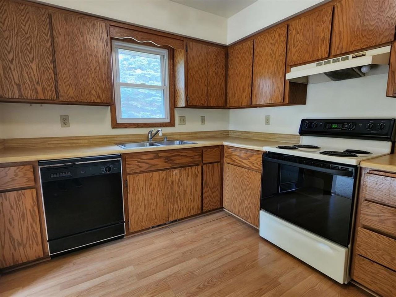 4 La Crescenta Cir - Photo 7 of 20