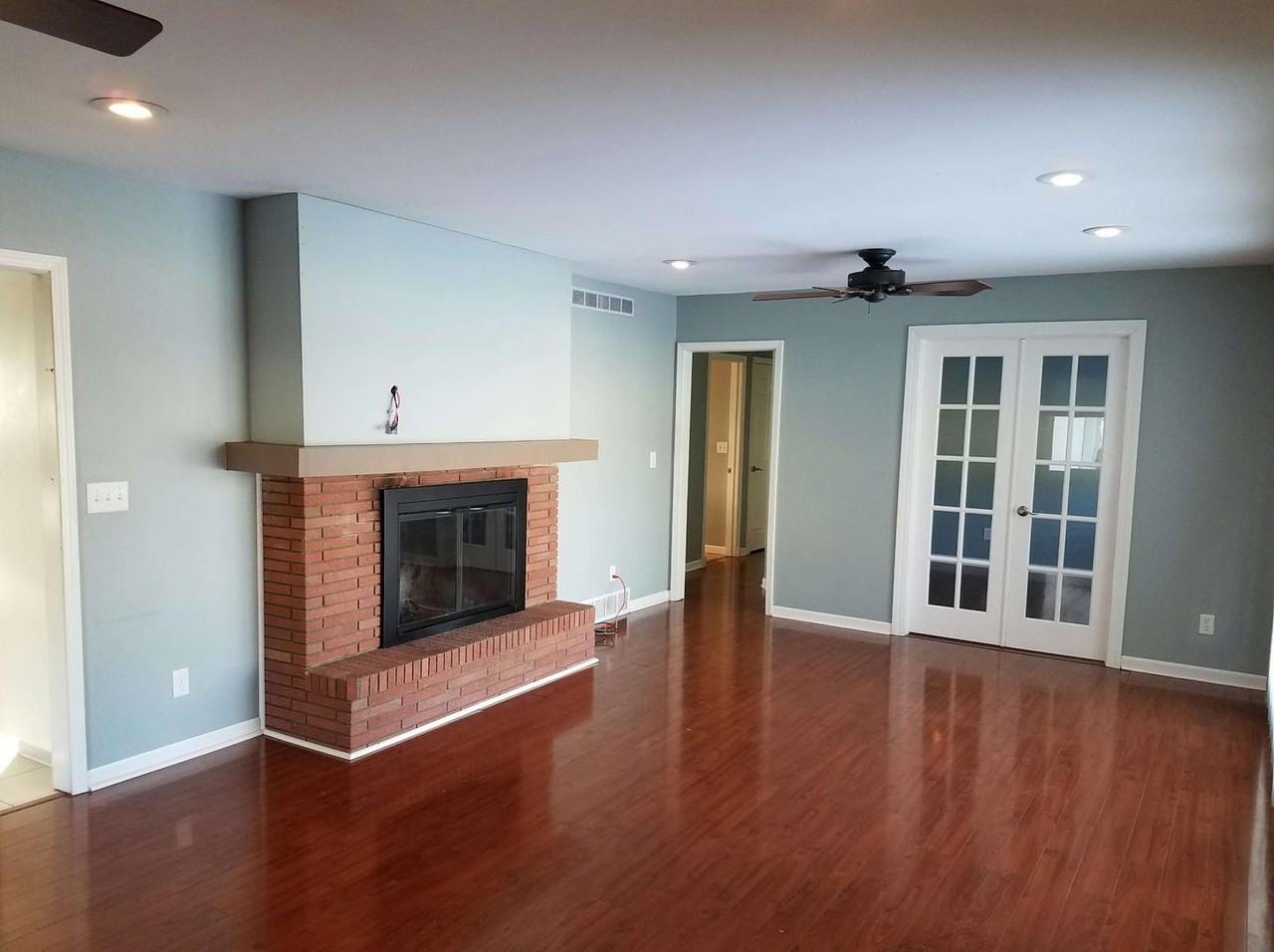 1006 Valley View Dr - Photo 2 of 19