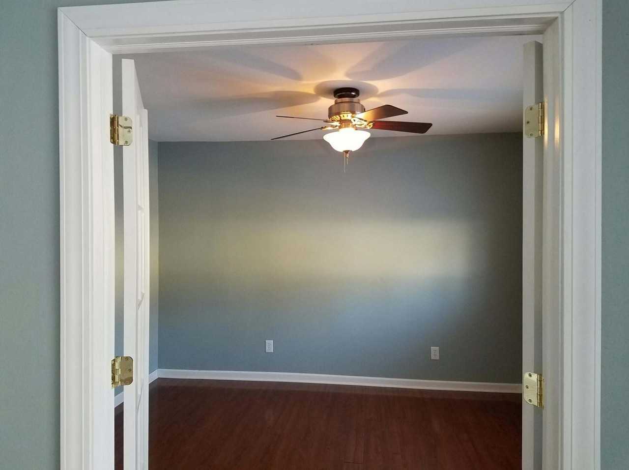 1006 Valley View Dr - Photo 4 of 19