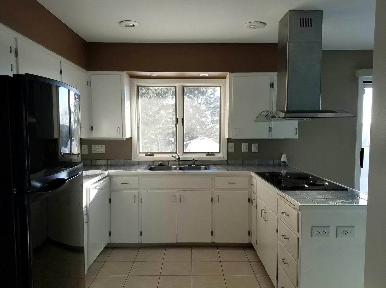 1006 Valley View Dr - Photo 6 of 19