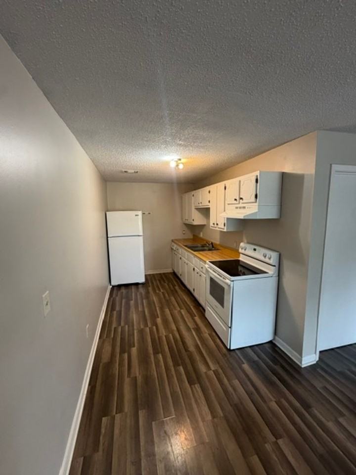 616 1/2 N Bayou Ave #B - Photo 3 of 12