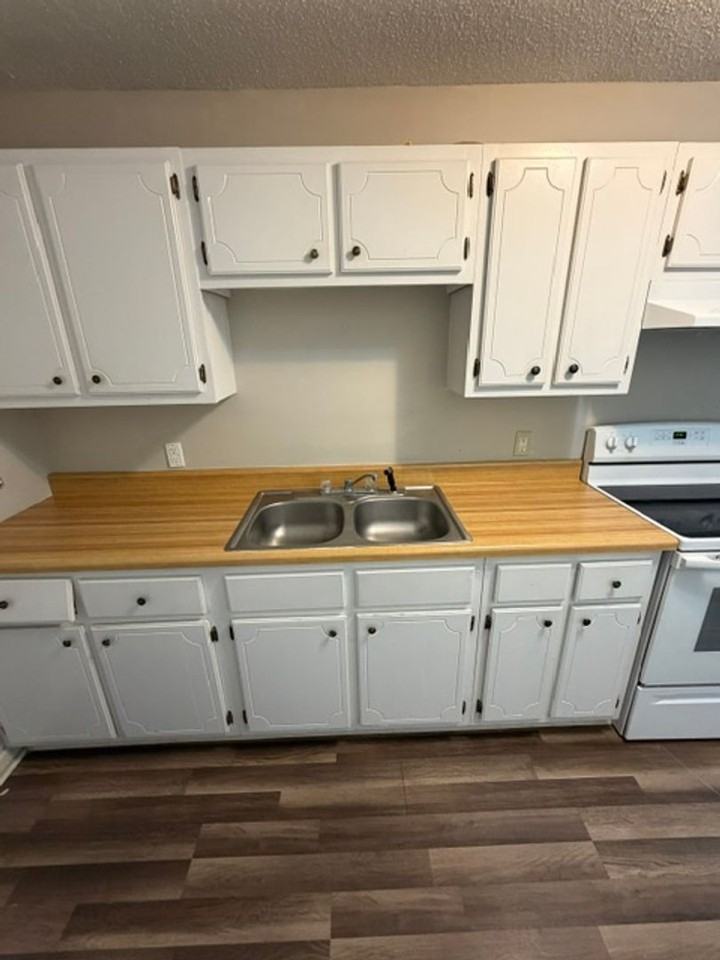 616 1/2 N Bayou Ave #B - Photo 4 of 12