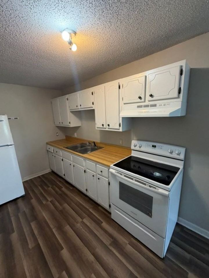 616 1/2 N Bayou Ave #B - Photo 5 of 12