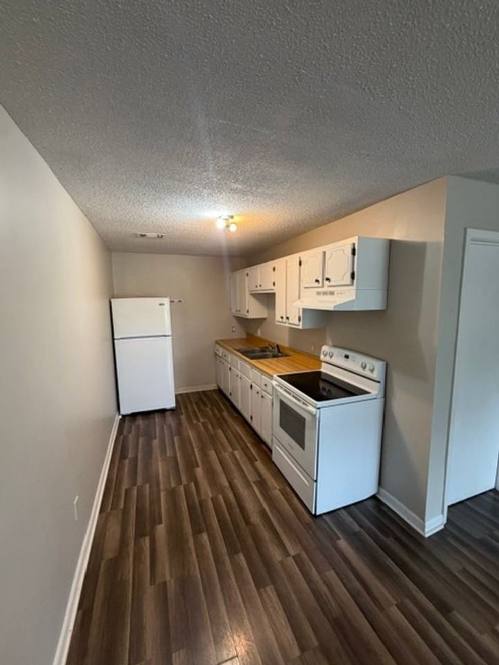 616 1/2 N Bayou Ave #B - Photo 6 of 12