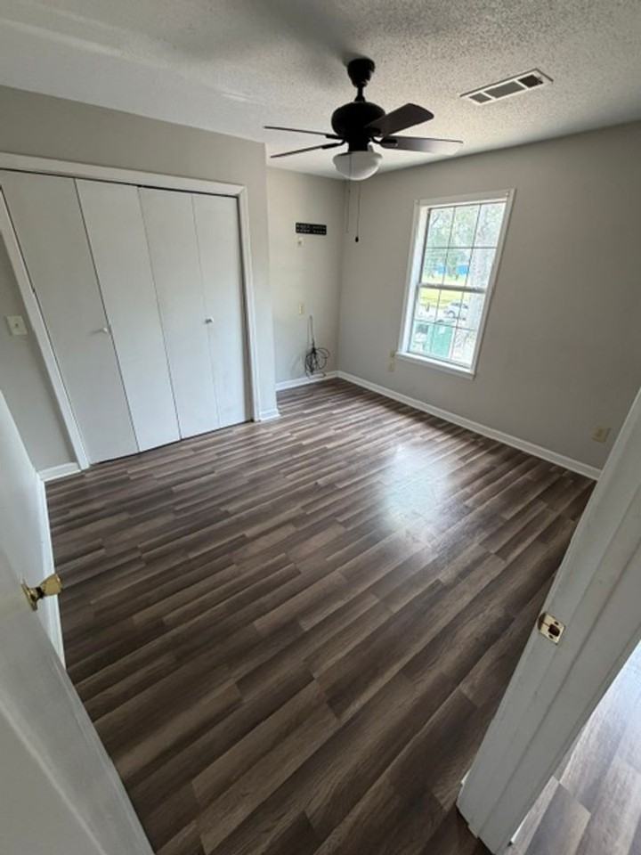 616 1/2 N Bayou Ave #B - Photo 7 of 12