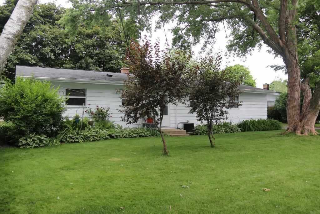 2017 Cameron Dr - Photo 2 of 7