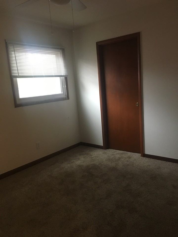 2017 Cameron Dr - Photo 4 of 7