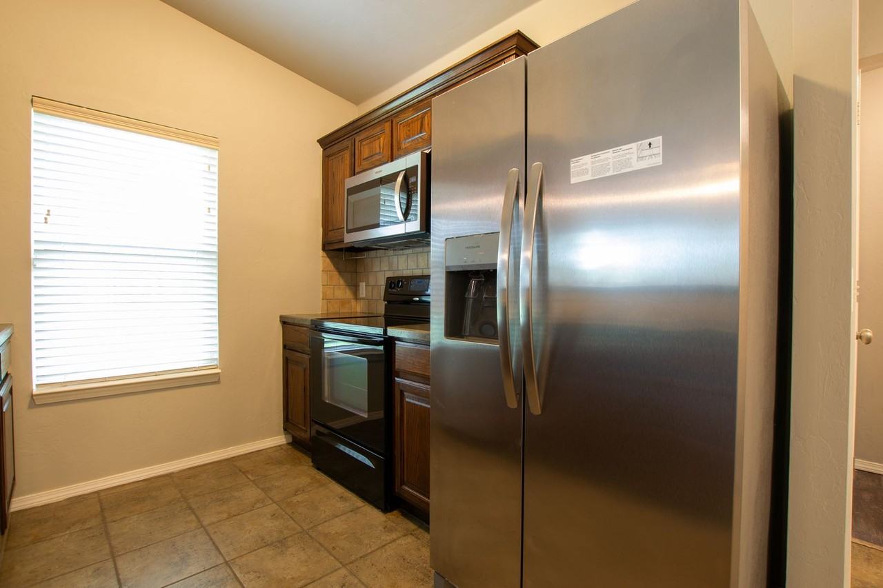 15316 Nightshade Dr - Photo 3 of 31
