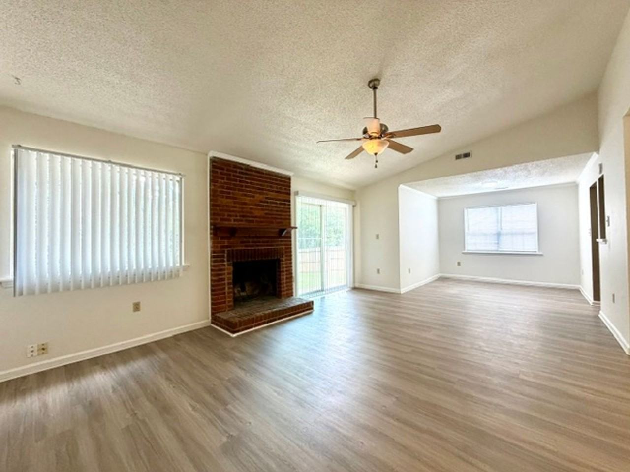 8231 Meadowdale Ln - Photo 4 of 17
