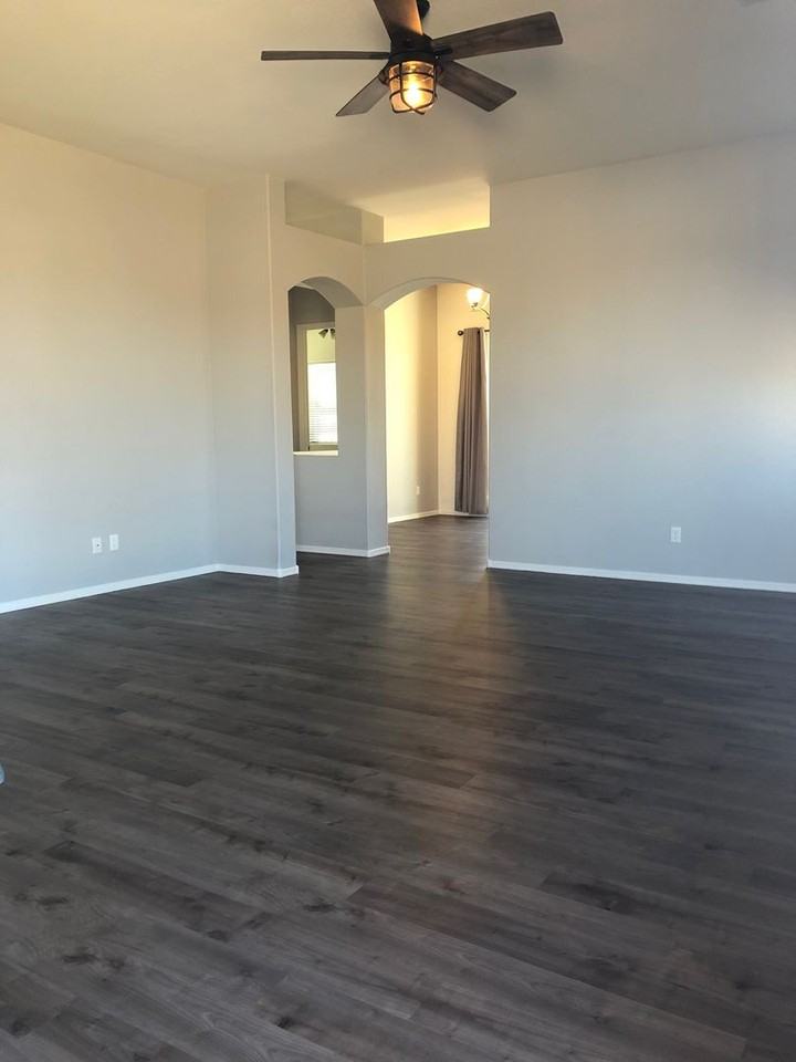 4668 N Salem Pl - Photo 4 of 18
