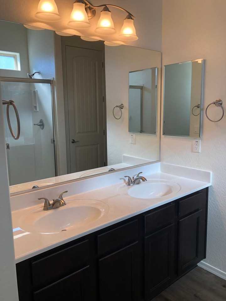 4668 N Salem Pl - Photo 7 of 18