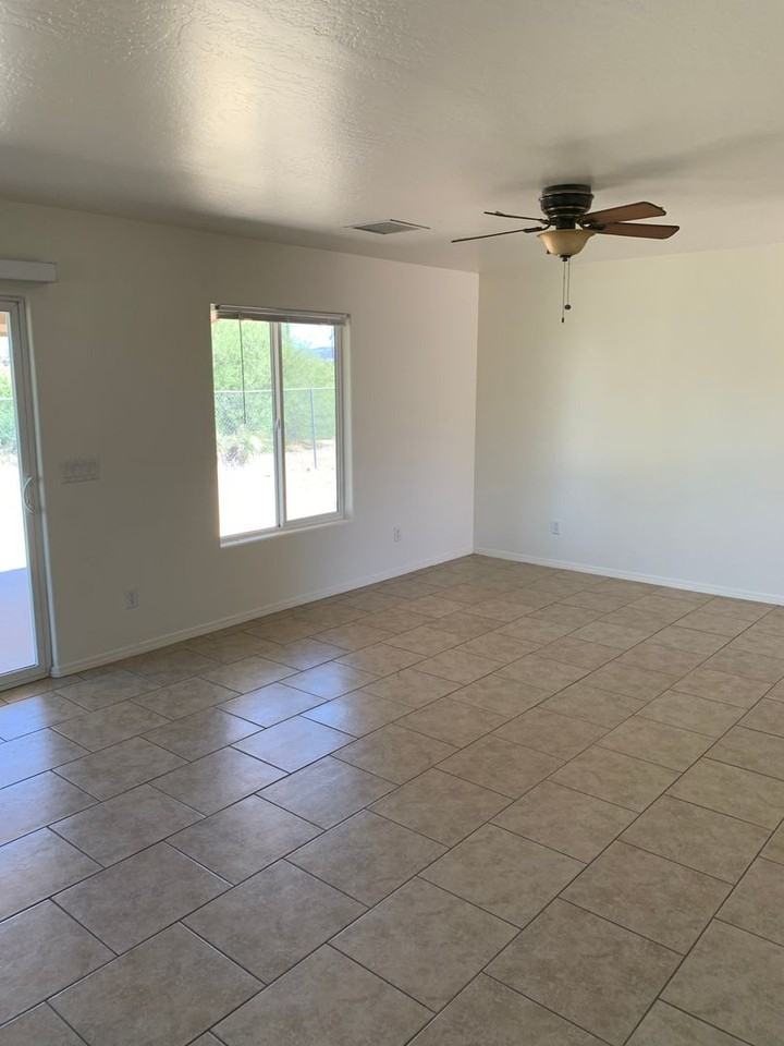 4552 E Ghost Rider Way - Photo 2 of 10