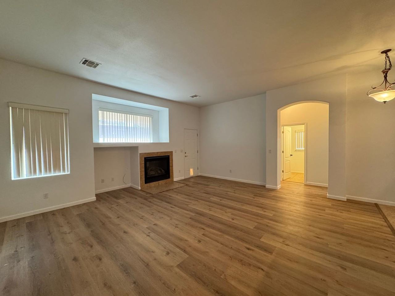 2772 Broadmoor Dr - Photo 6 of 35