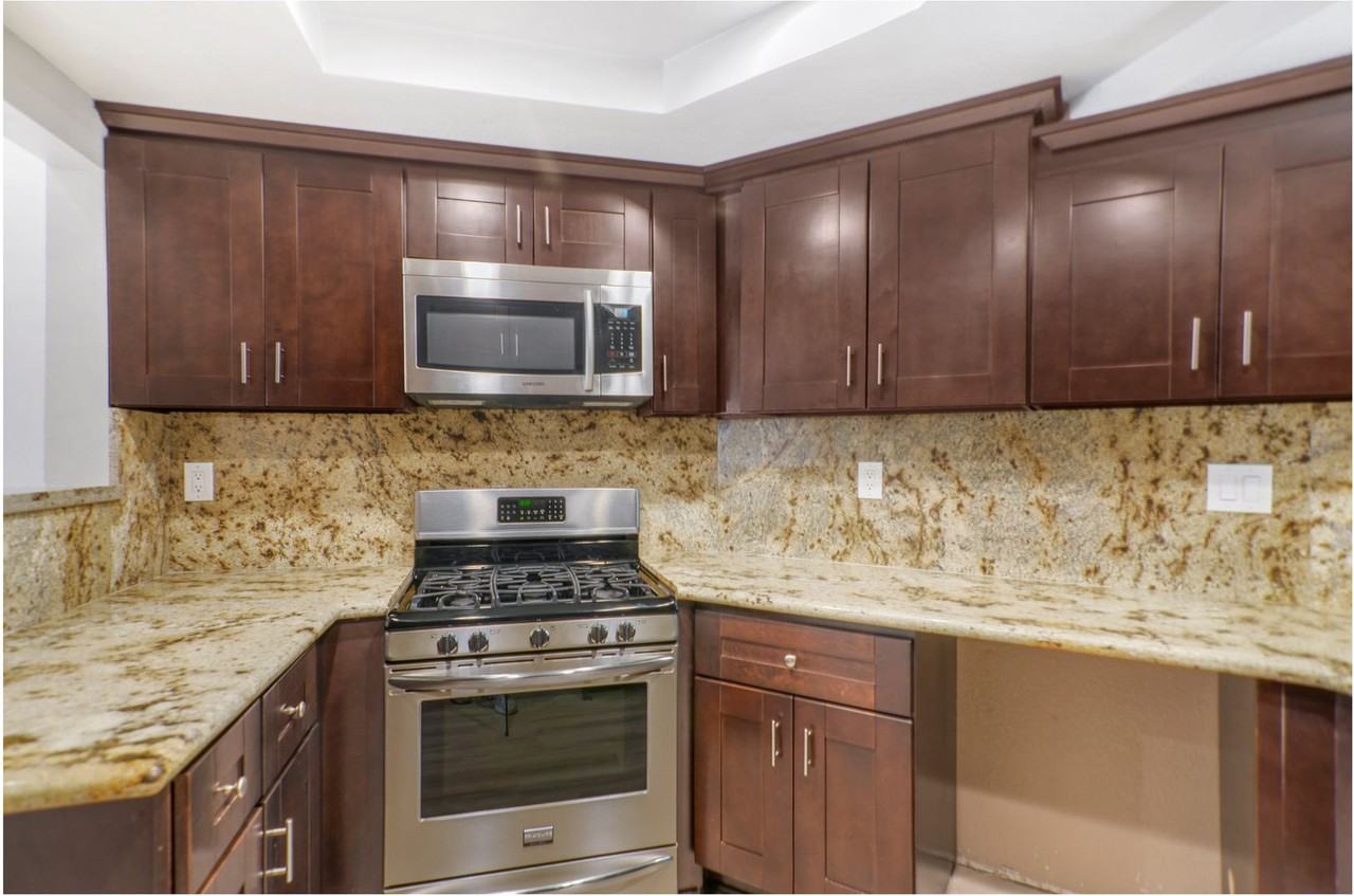 24368 Sage Ct - Photo 7 of 26