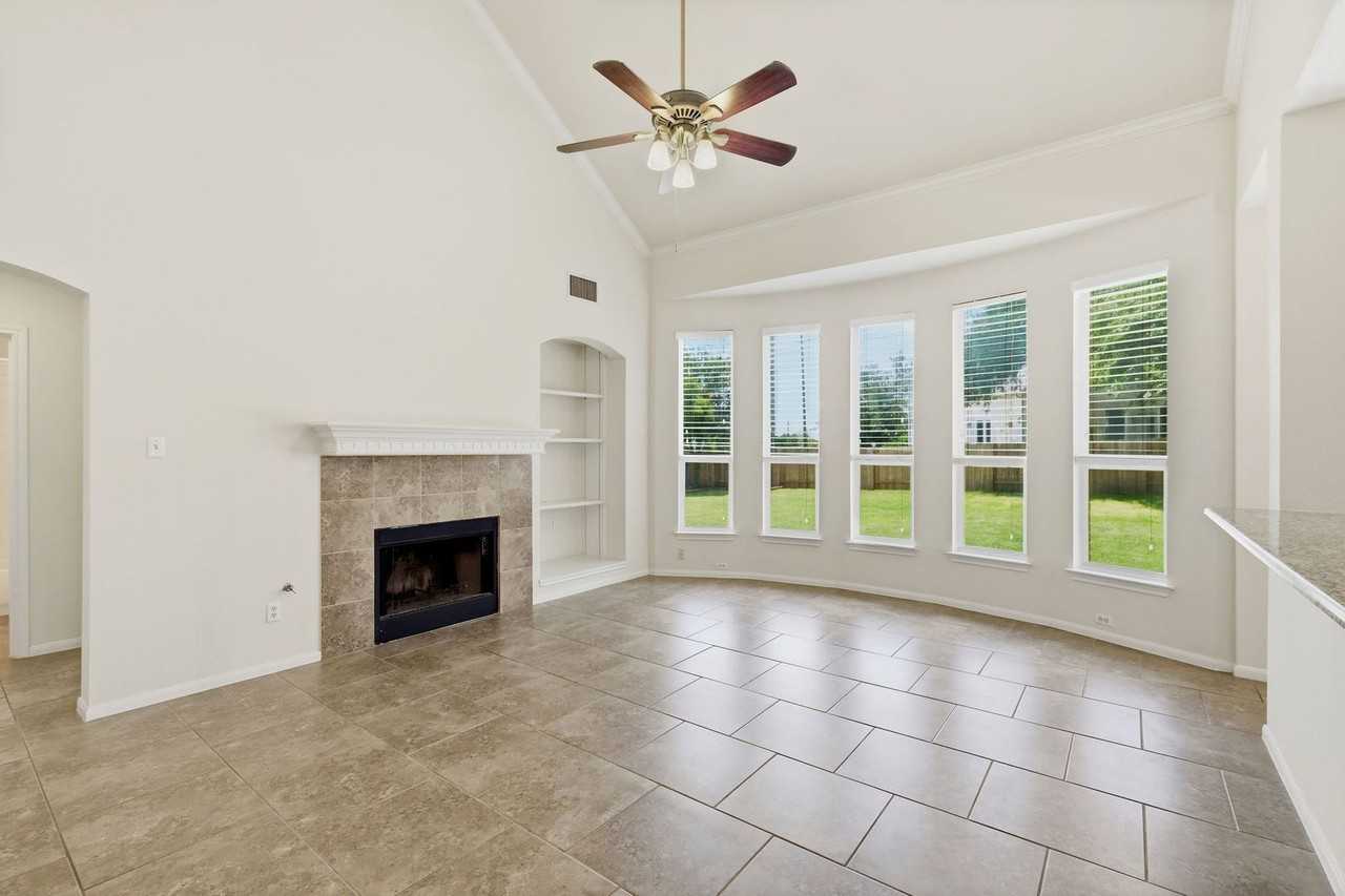 2033 Creole Dr - Photo 2 of 19