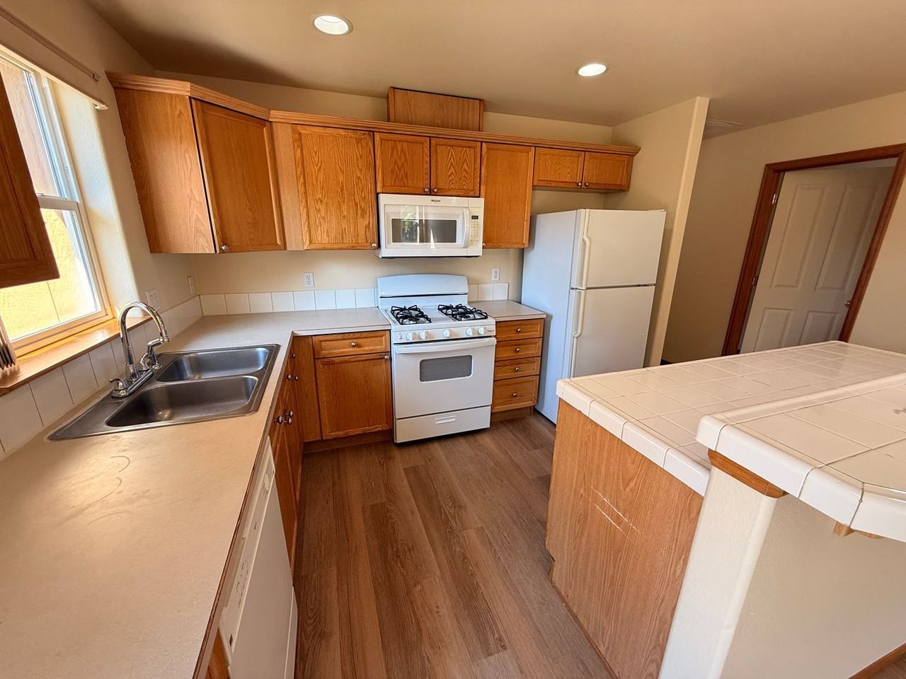 1126 Sw 33rd St - Photo 2 of 22