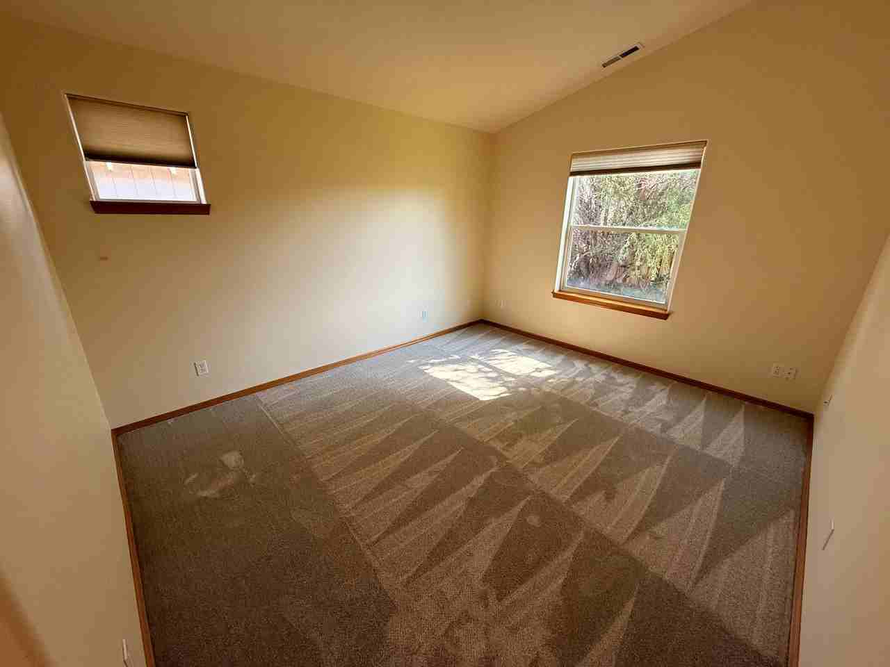 1126 Sw 33rd St - Photo 7 of 22