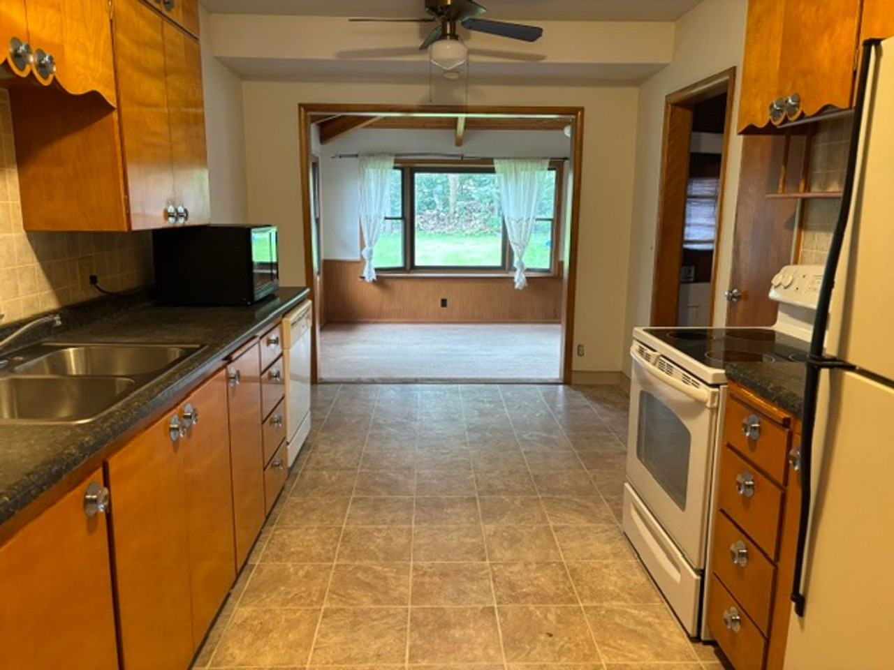 3415 L St - Photo 2 of 17