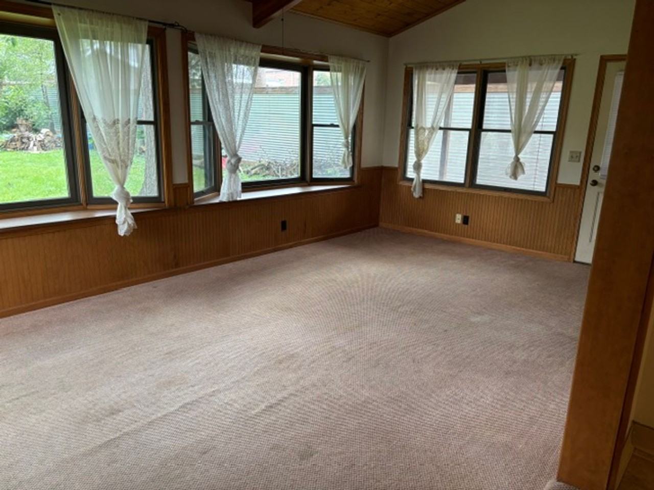 3415 L St - Photo 5 of 17