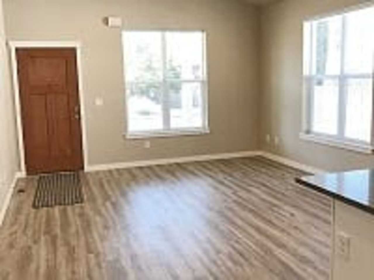 2510 Kulshan St - Photo 4 of 20