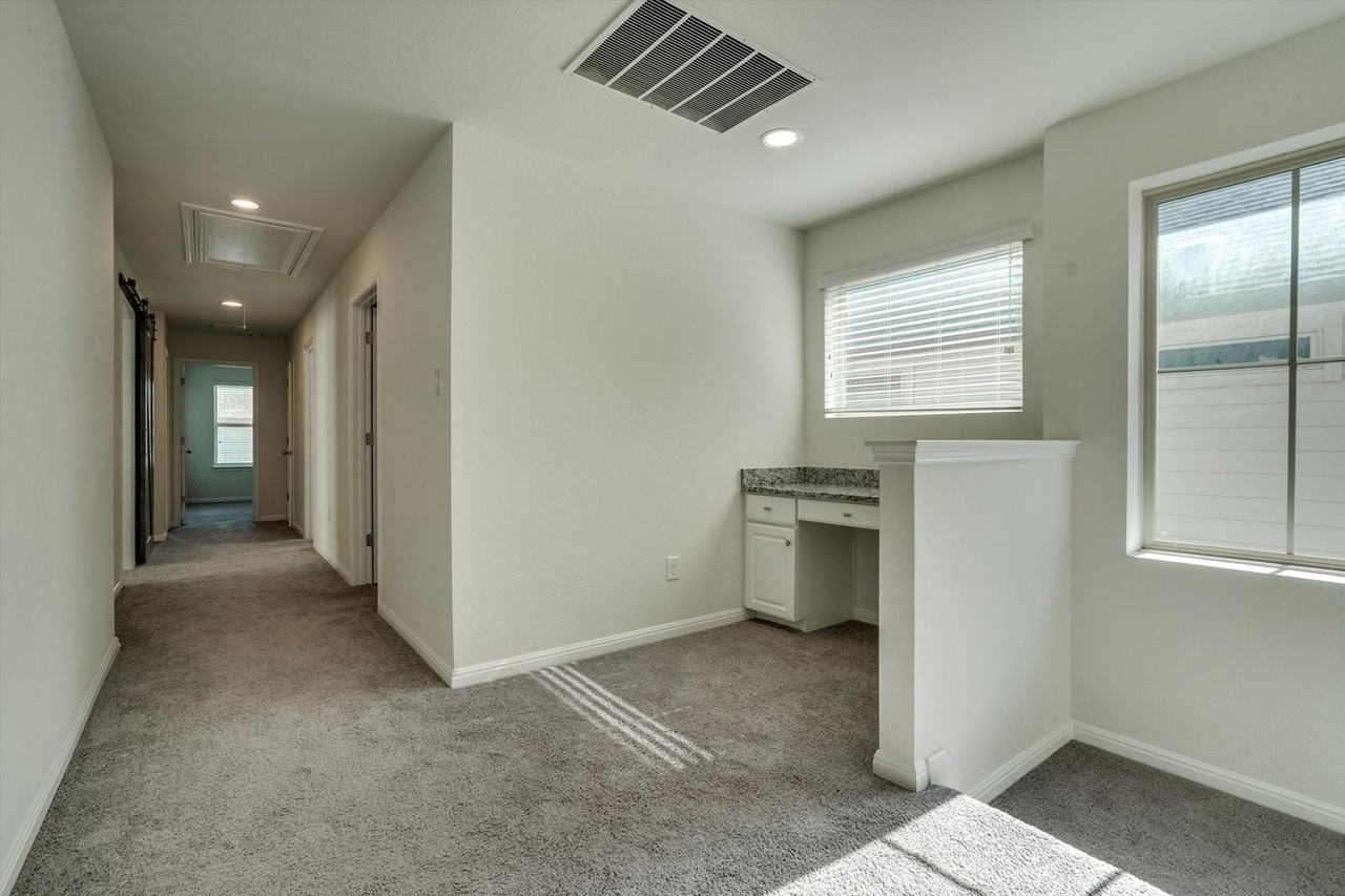 177 Diamond Point Dr - Photo 5 of 21