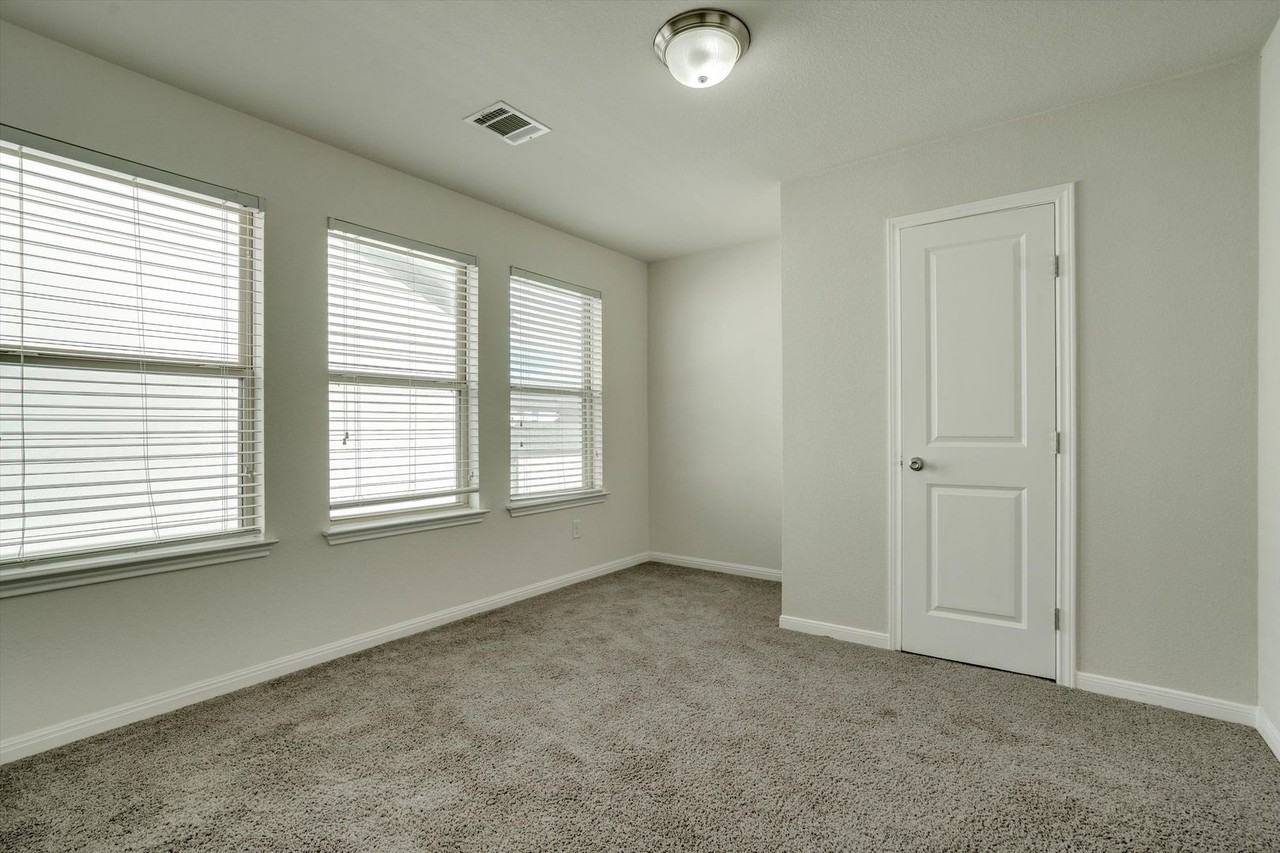 177 Diamond Point Dr - Photo 6 of 21