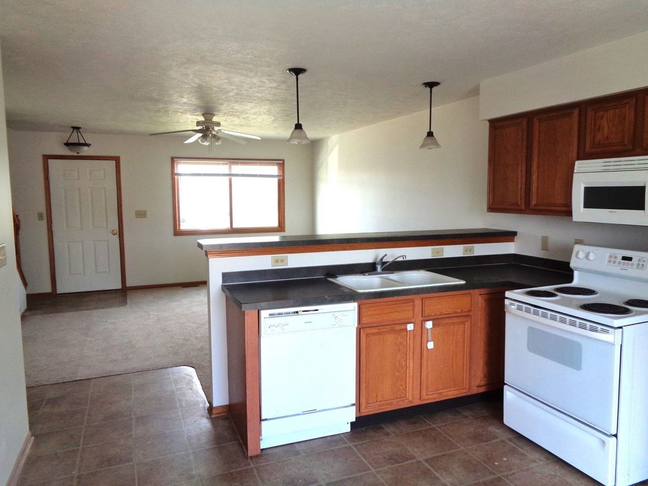 5418 W Redberry Ln - Photo 2 of 8